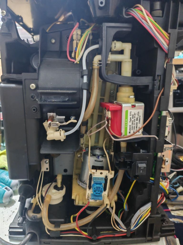 Delonghi ESAM03.120.S magnifica