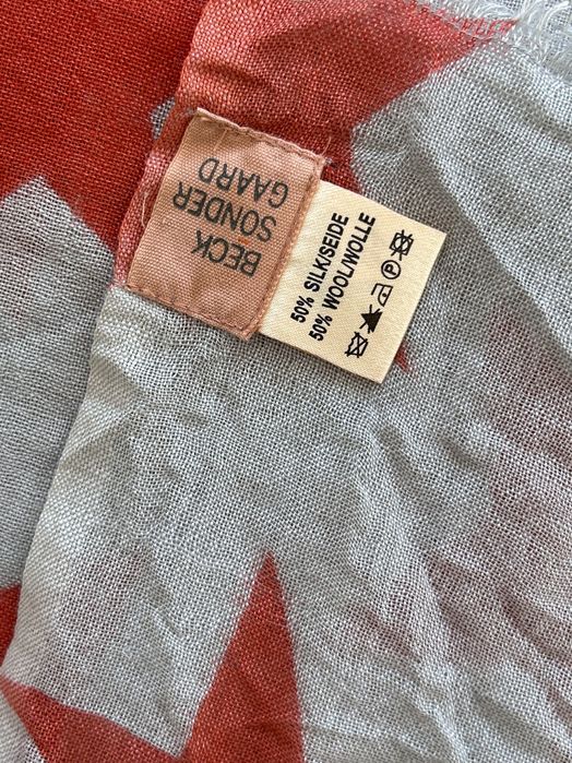 Becksondergaard разкошен мек вълнен шал на звезди