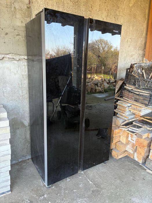 Продавам  хладилник с фризер  finlux