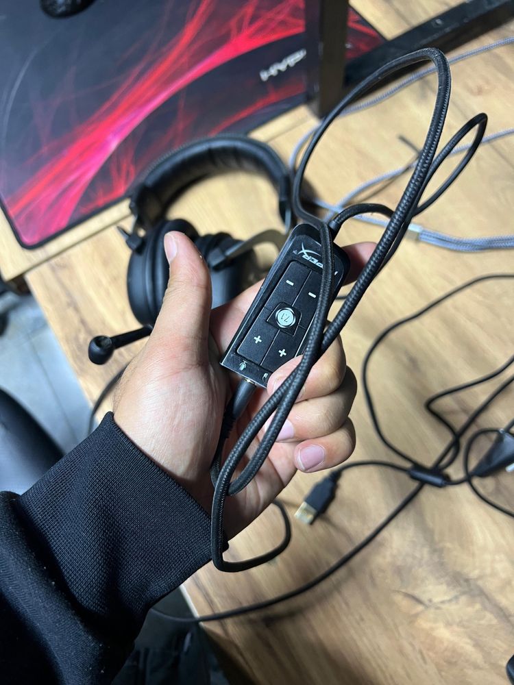 Продам клавиатуру и наушники от Hyper X