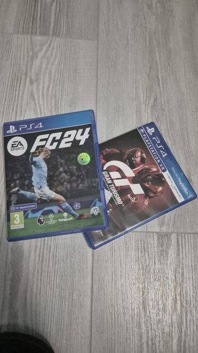 Ps 4 slim+2 manete originale(una noua)+2 jocuri