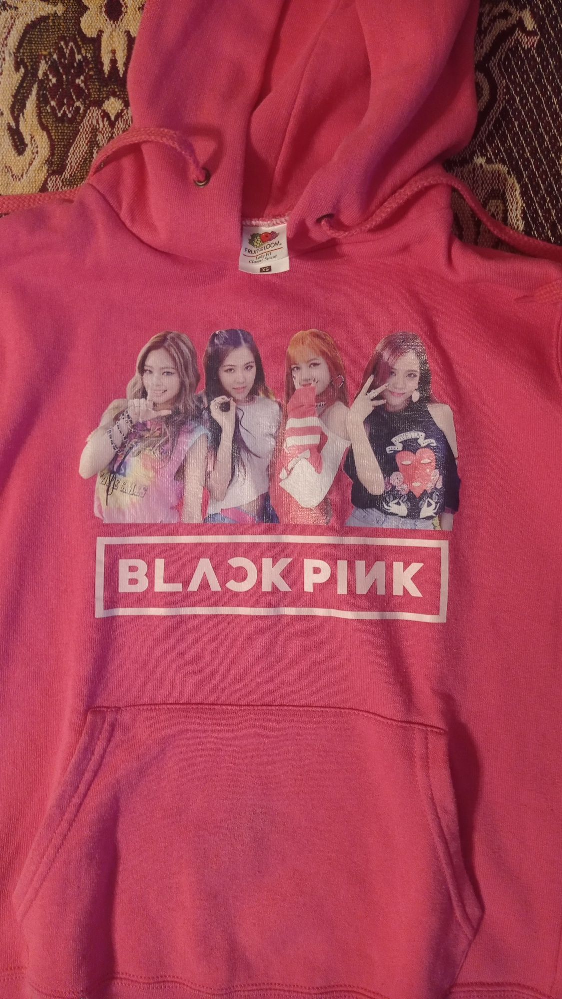 Худи на  Black pink, суитчър и бяла жилетка