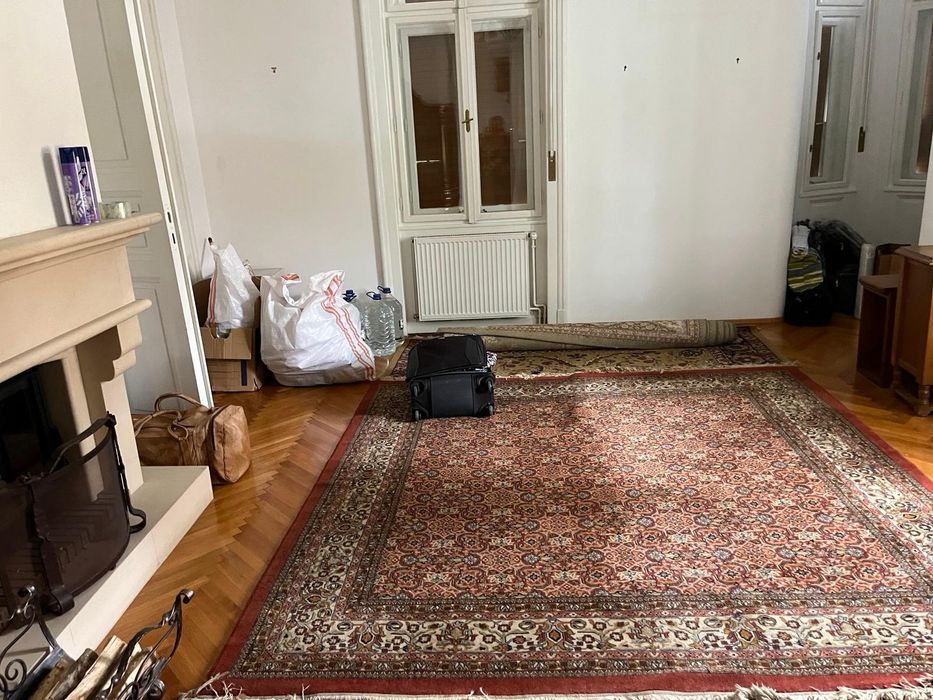 Închiriez apartament la vila