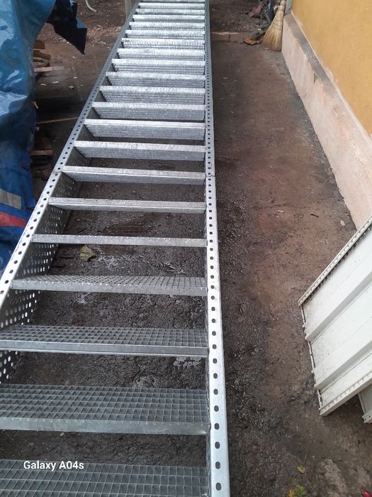 Scara metalica cu termostat reglabila