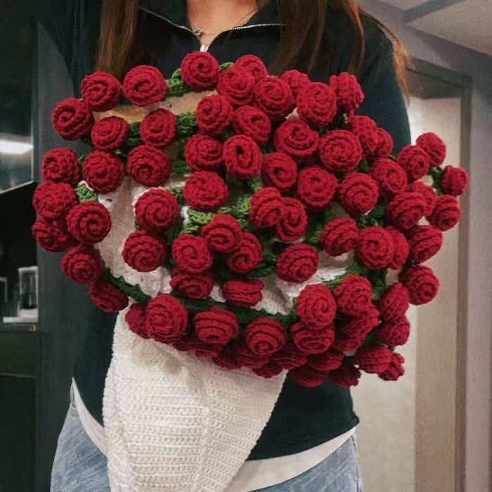 Подарок вязаный букет