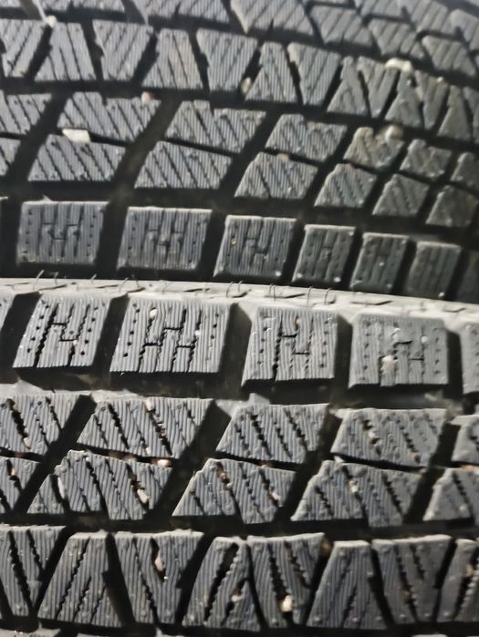 Шина зимняя липучка