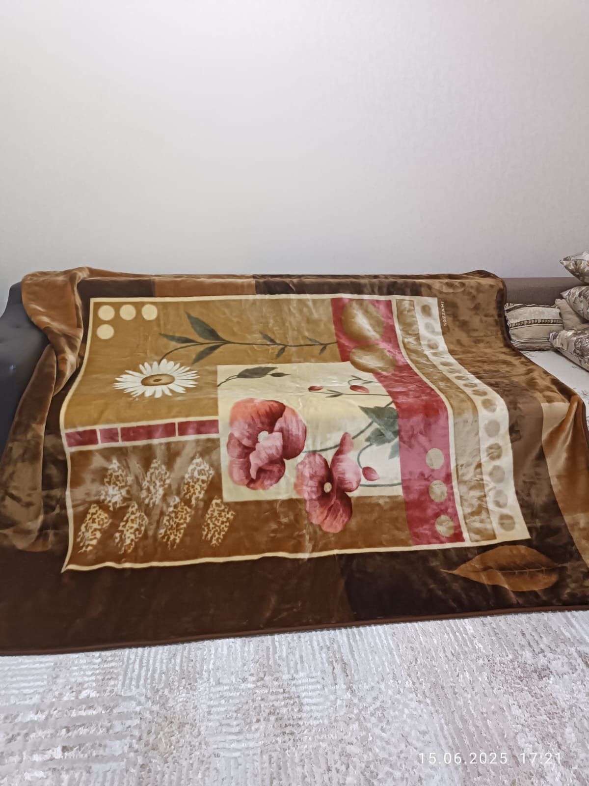 Покрывало (на двухспальную кровать, диван) 2м × 2,40м