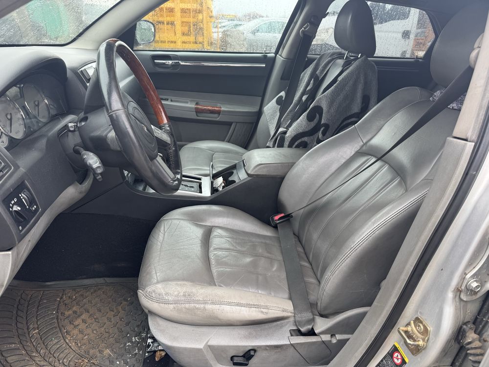 Chrysler 300c автмоатик 2010 Г само на части