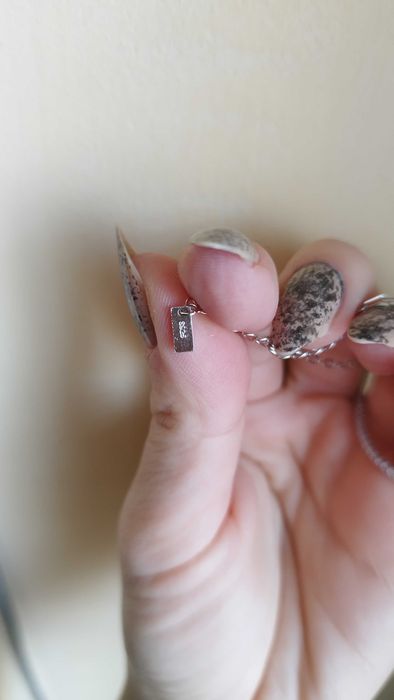 Сребърна гривна с циркони