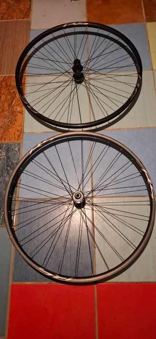 Roti sosea/gravel 28 Shimano RS171, thrue-axle 12x100/12x142, HG 11s