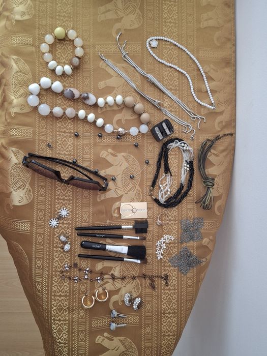 Бижутерия. Каждая вещь по 500 тг