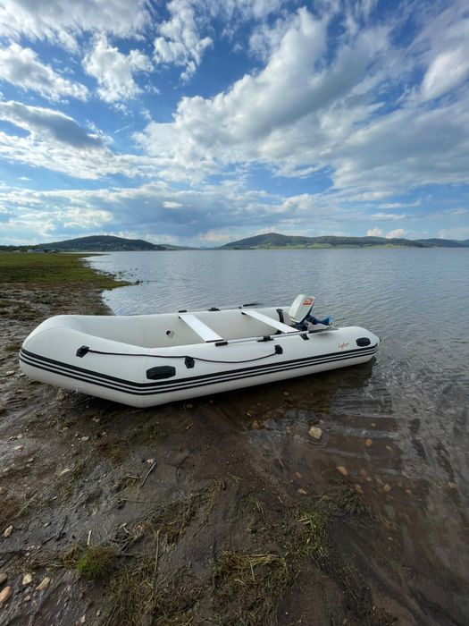 Лодка с алуминиево дъно надуваема 6 местна