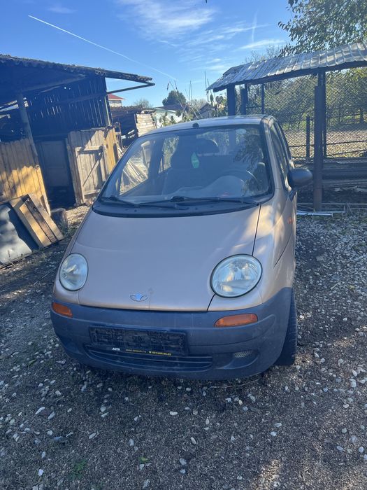 Vand matiz pentru piese