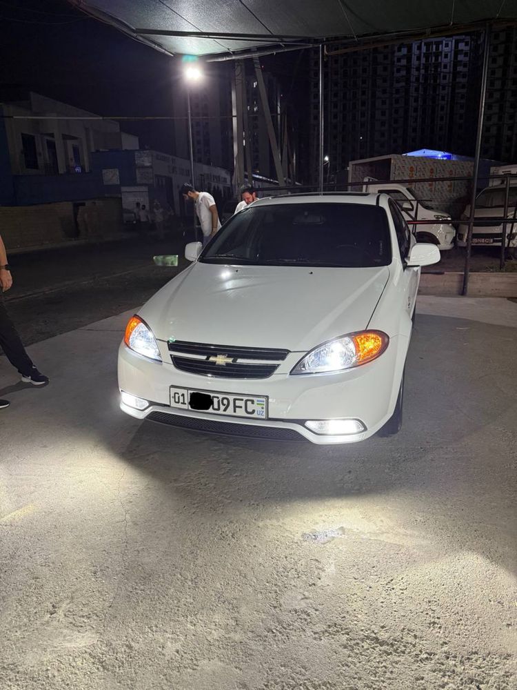 Chevrolet Gentra 1.5 3-Позиция Сотилади