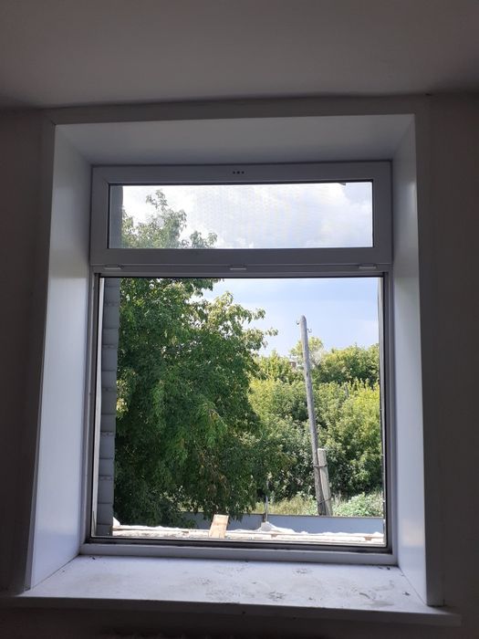 Продаётся пластиковые окни размер 145/185