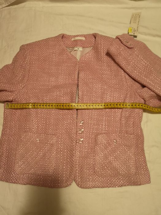 Кокетни костюми, българско производство с етикет.