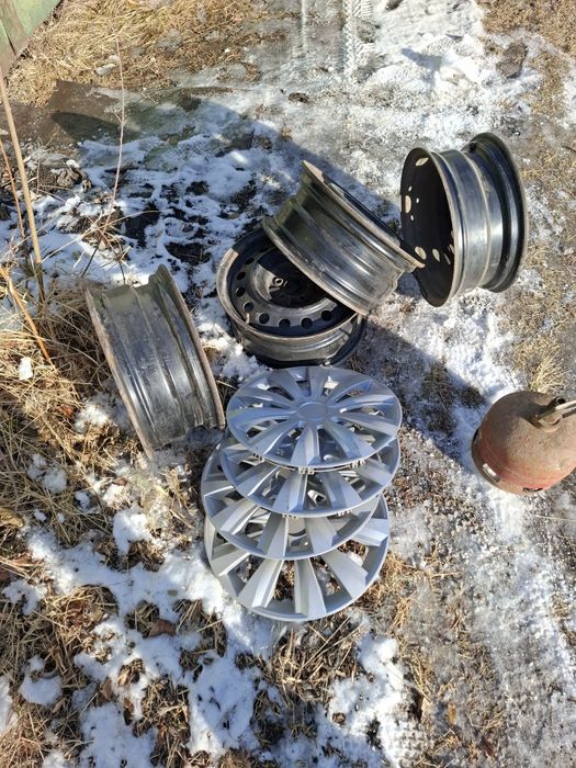 Продам железные диски.Тайота Авенсис..Тайота.Диски 16.