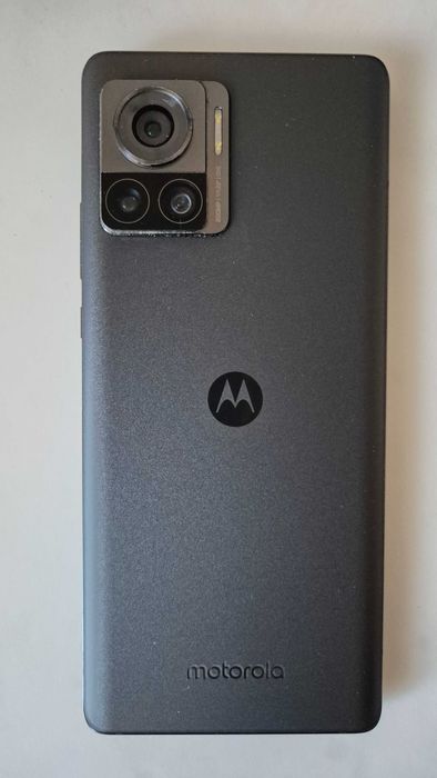 Vand Motorola Edge 30 Ultra, black. Garantie extinsa 2 ani.
