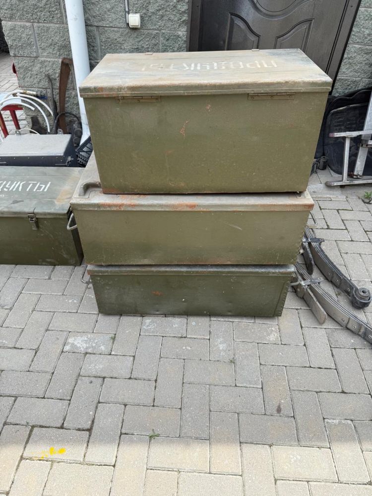 Военные ящики разного размера