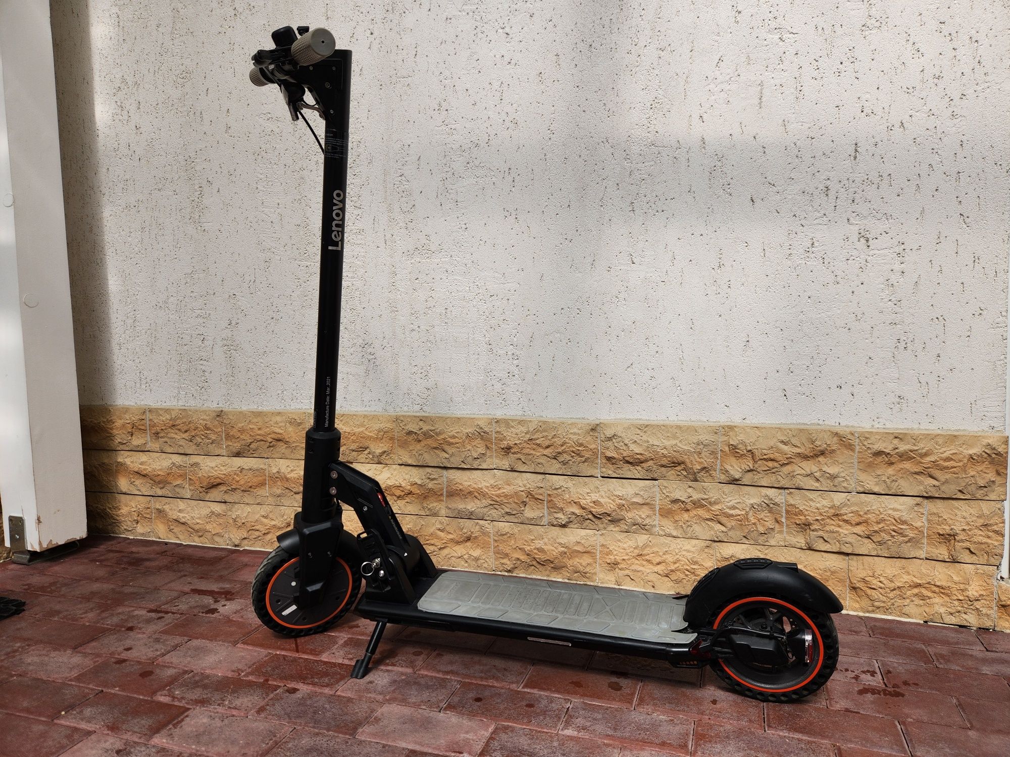 Trotinetă electrică Lenovo M2 putere motor 350W autonomie 30 km