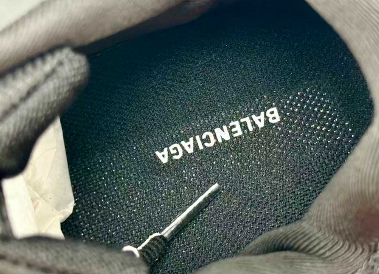 Balenciaga track чисто нови маратонки / обувки .