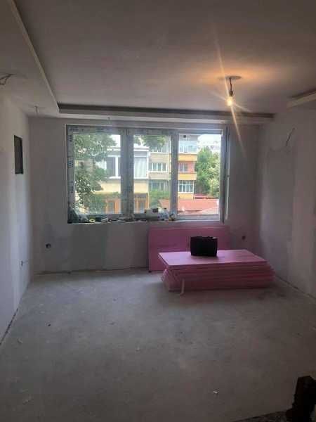 Продава се Двустаен апартамент в Пловдив, Гагарин - 174 кв.м за 1121 €/кв.м - Снимка #2