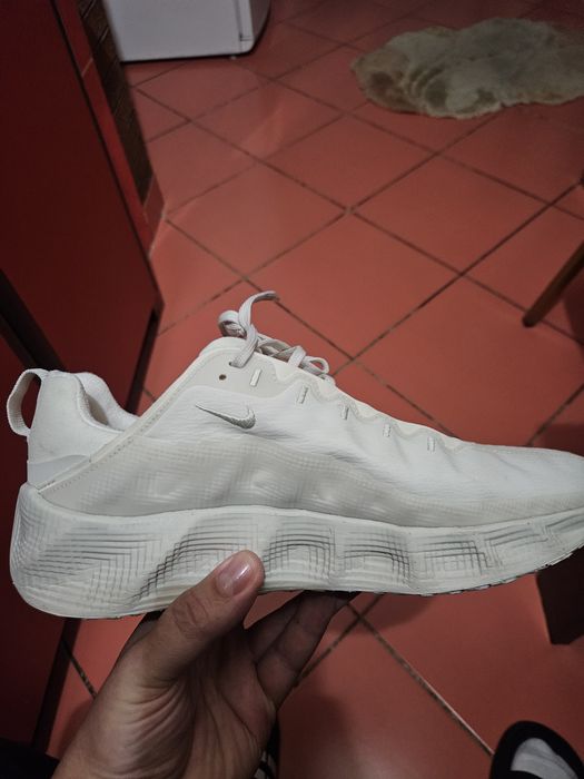 Adidasi NIKE Ava Rover NOI