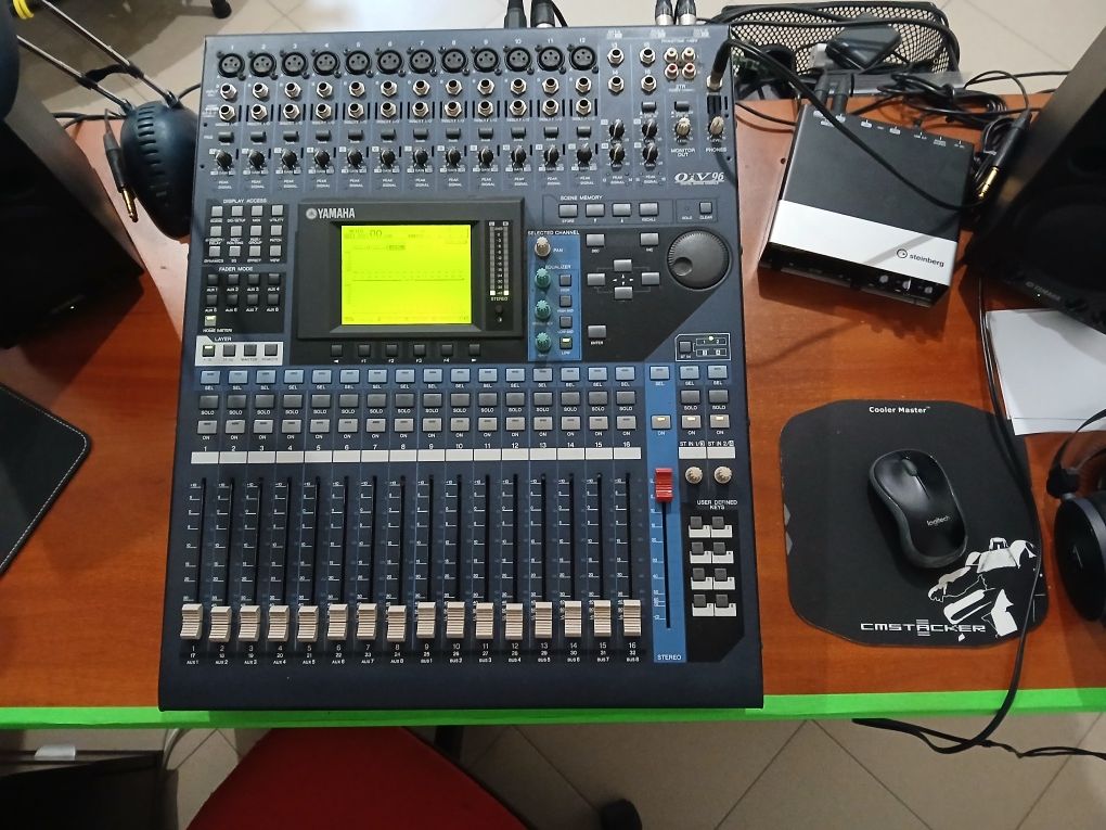 Цифров миксер Yamaha 01V 96