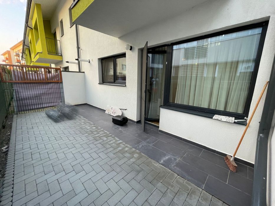 Casa insiruita in tractorul (aproape mall coresi )