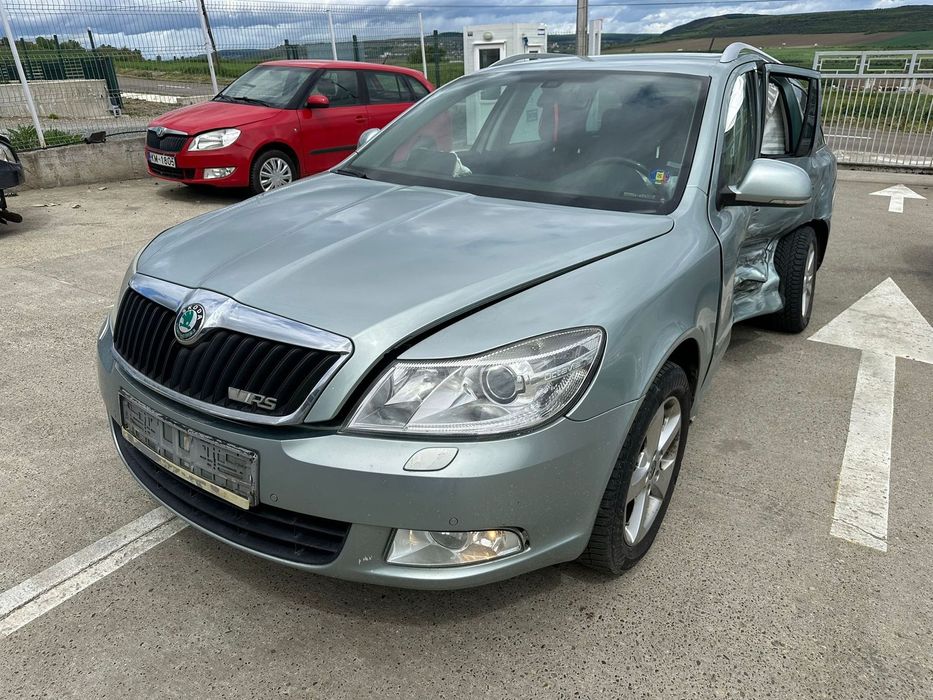 Dezmembrez / Dezmembrari / Piese / Accesorii Skoda octavia 2 facelift 2011 break 1.4 tsi CAXA automata volan stanga