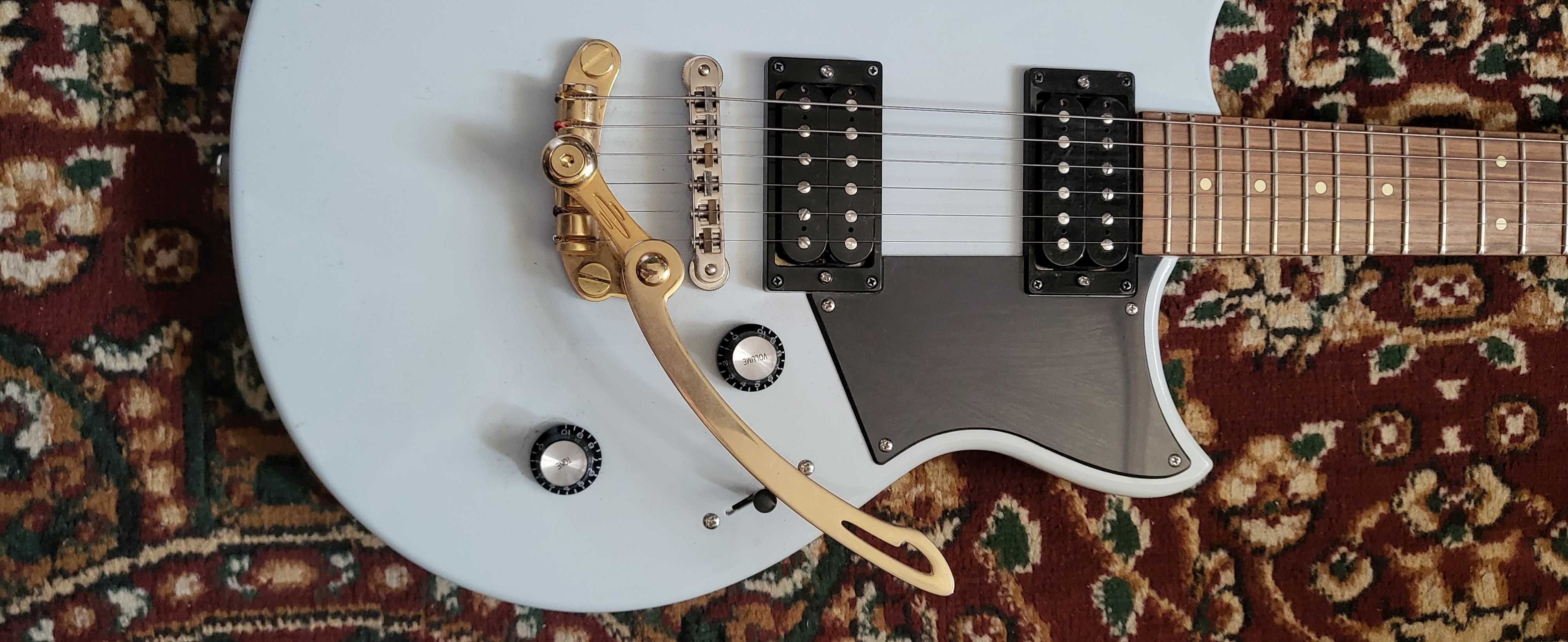 Электрогитара Yamaha RS320 ice blue
