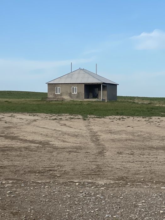 Фазенда кора қора сарай