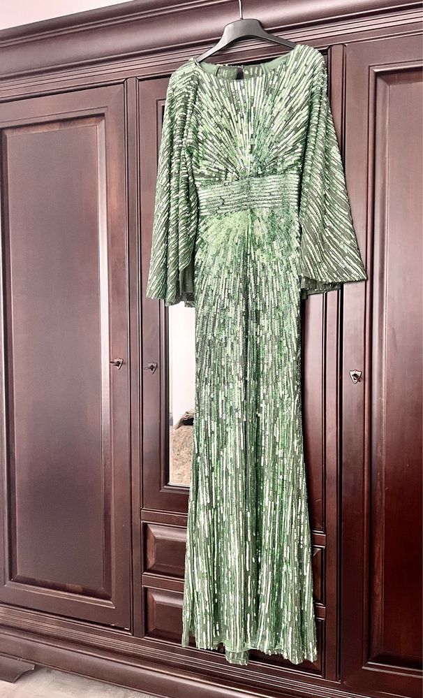 Rochie ocazie , fii unica!