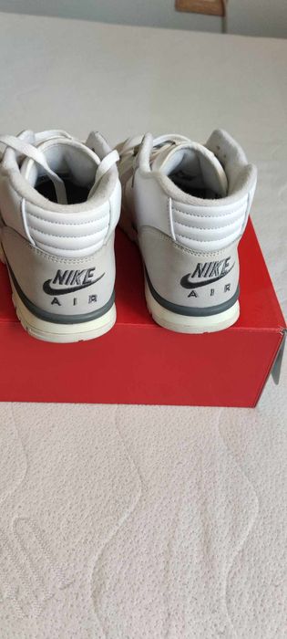 Vand adidasi Nike Air Trainer 1