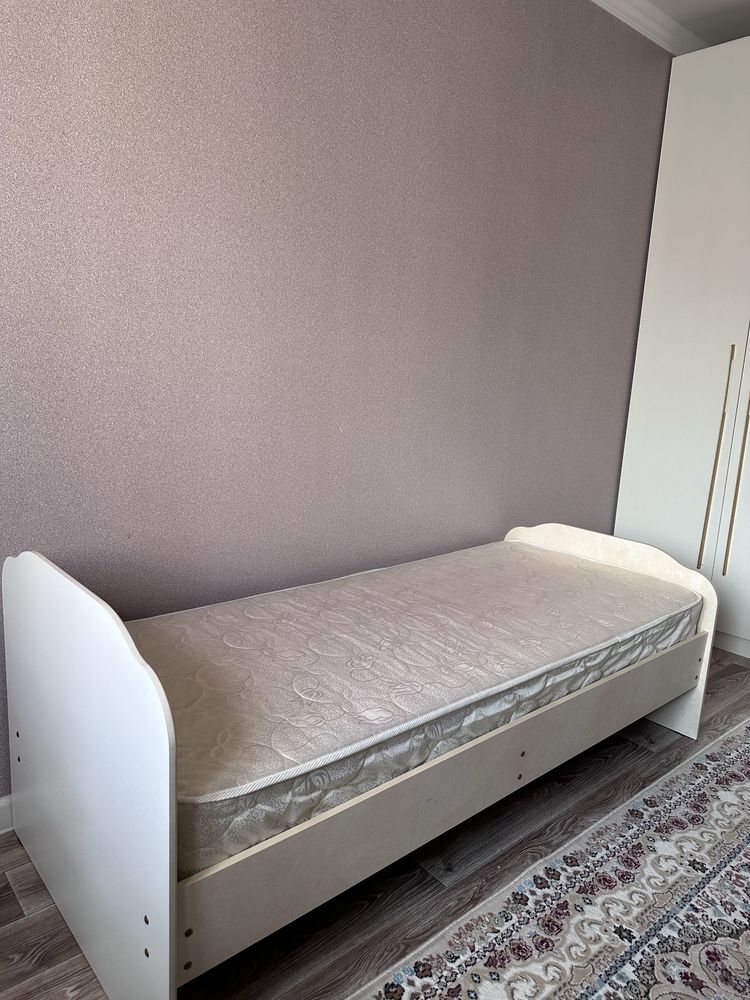 Продаётся одна спальная кровать размером 190x80