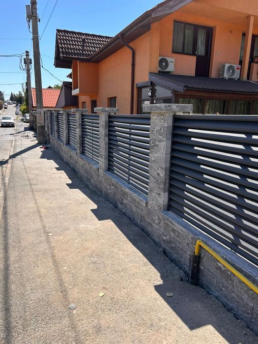 Garduri și porți stil jaluzea sipca metalică tabla cutata