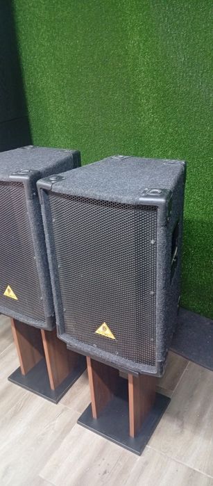 Професионални тонколони BEHRINGER B-1220