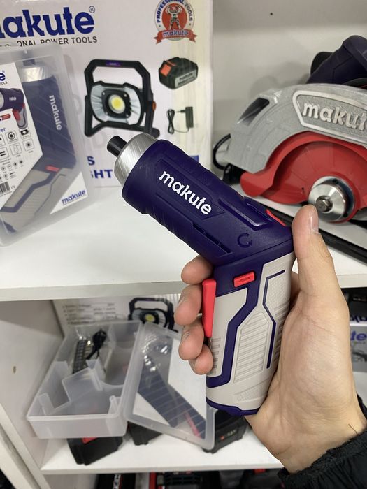 Аккумуляторная отвёртка. Отвёртка на батарейках.