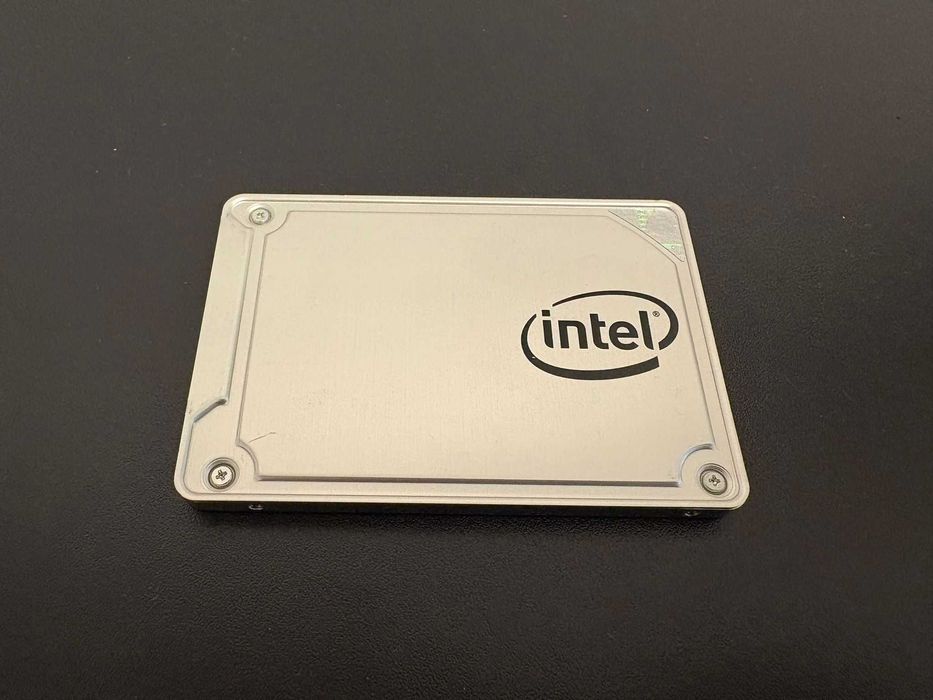 SSD Intel 545S 256GB (83% Health)