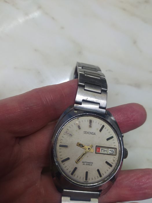 Советские наручные мужские и женские  часы