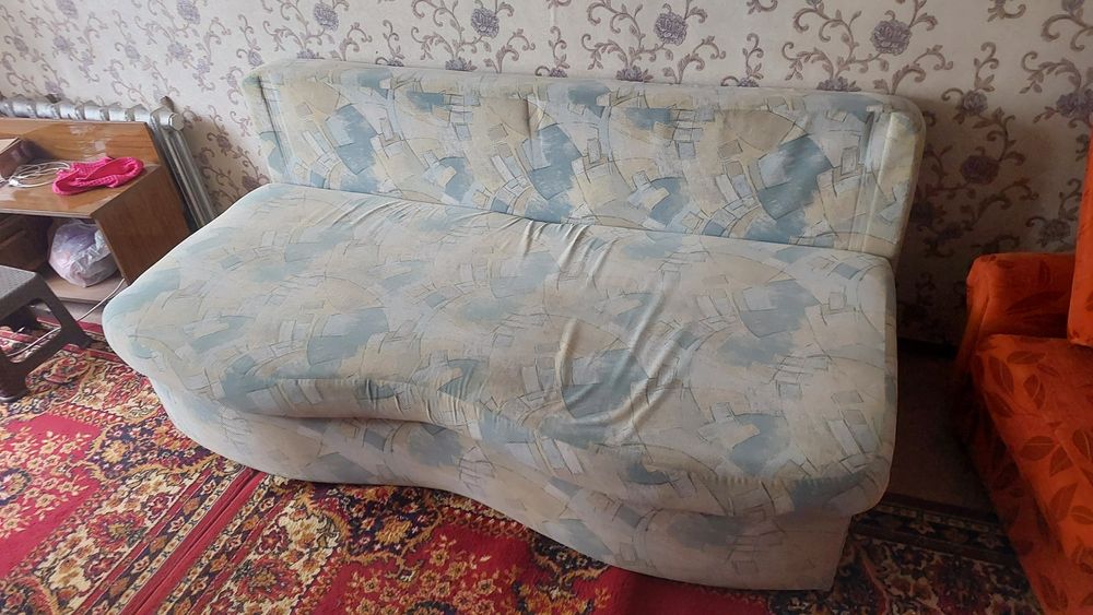 Продам тахту в хорошем состоянии