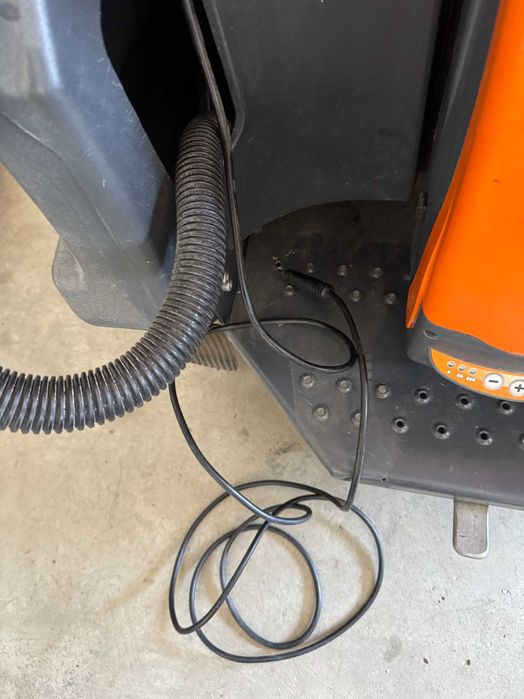 Машина за  почистване на под  TASKI Swingo