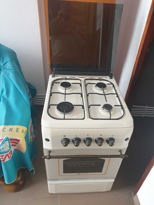 Aragaz 4 ochiuri-cuptor gaz-studio casa