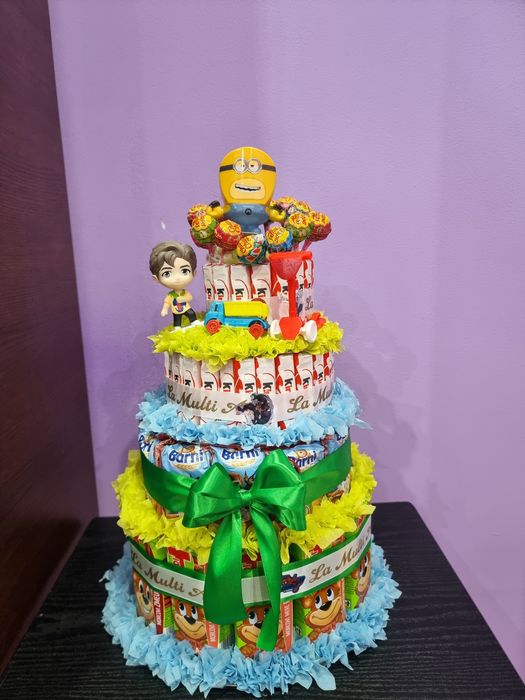 Tort din dulciuri pentru copii