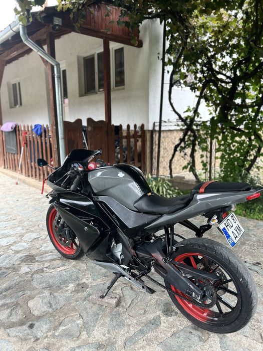 Yamaha yzf 125 r