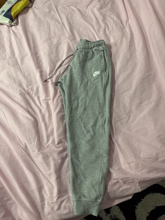 Pantaloni trening Nike xs dama