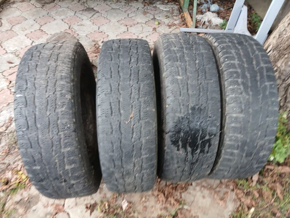 Roți complete și echilibrate Ford Transit 215/75/16-C + cauciucuri