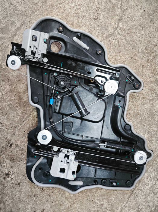 Стъклоповдигачи TESLA MODEL 3 механизъм моторче стъклоповдигач Тесла