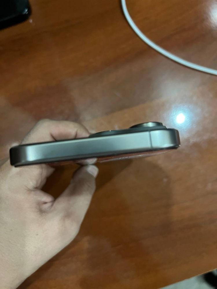 Iphone 16 pro max natural /sim /100 yomkost