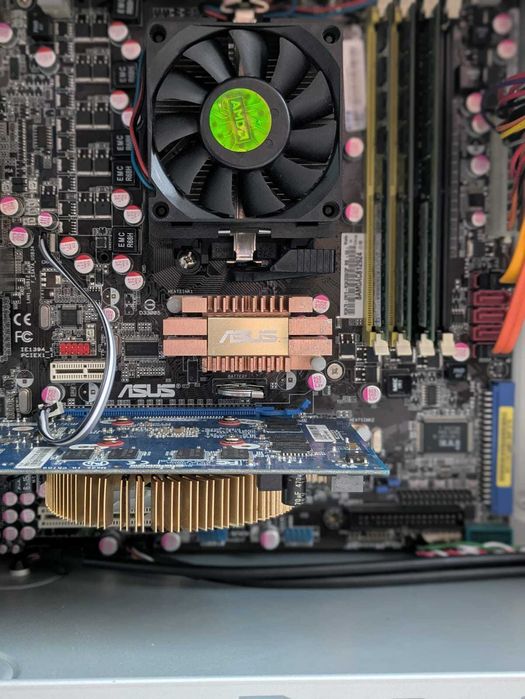 Calculator retro gaming WindowsXP Procesor Athlon64 x2, geForce 9500GT